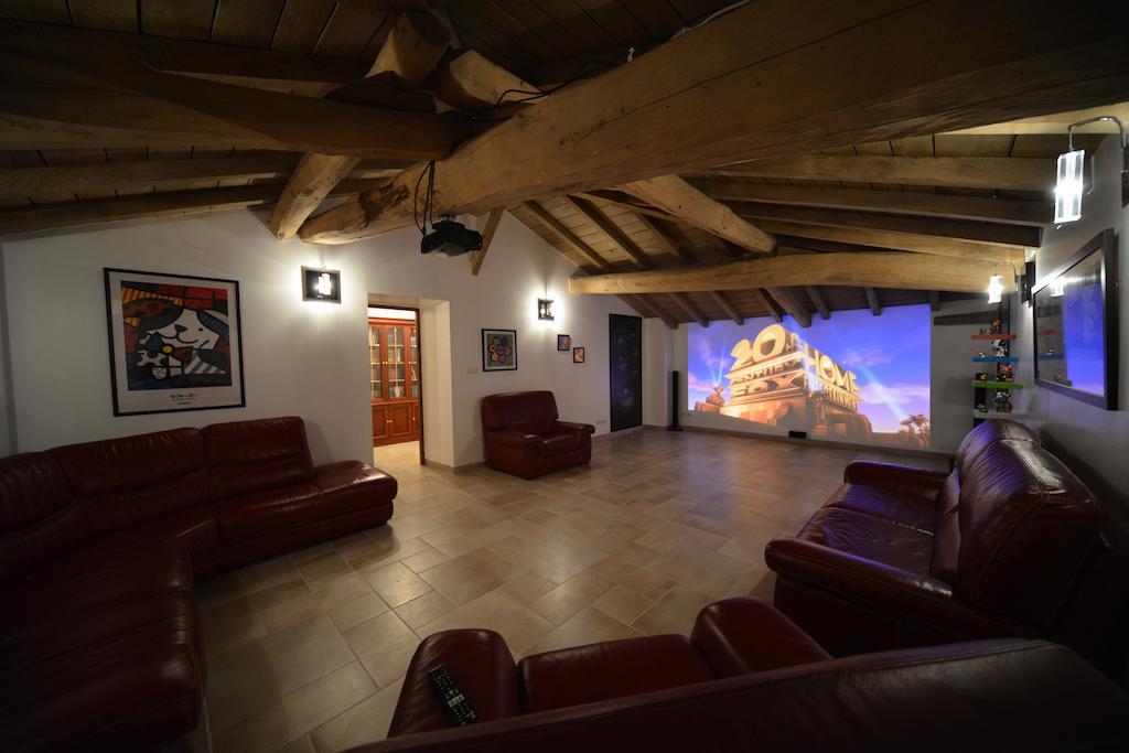 보나 Domaine De La Garde B&B 외부 사진